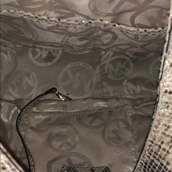 Michael Kors Snake print shoulder bag - Picture 3 of 3